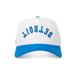 COLOR – WHITE / BLUE