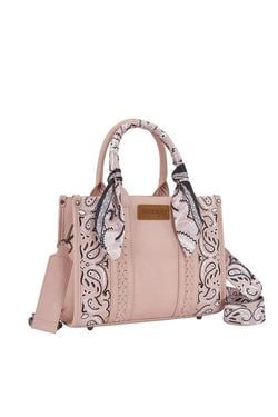 Colour – Pink