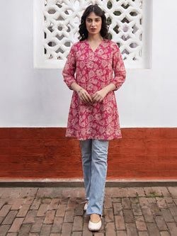 Explore Similar Style – Pink