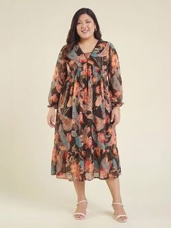 Explore More Plus Dress – Black