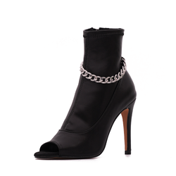 Color: plateado
