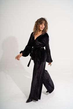 Color – Black