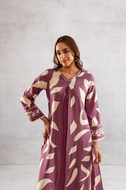 Color – Cream & Plum