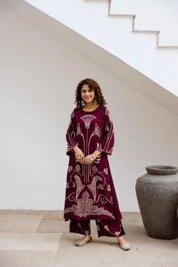Color – Maroon