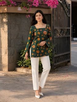 Color – Dark Green
