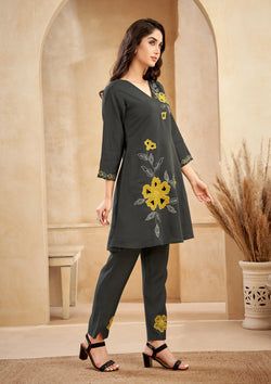 Style – Grey Floral