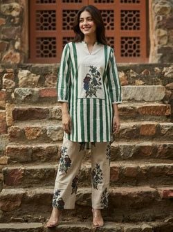 Color – Emerald Green & Beige