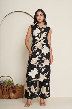 Color – Black & Beige