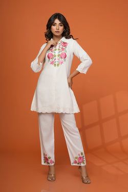 Style – Floral Collar