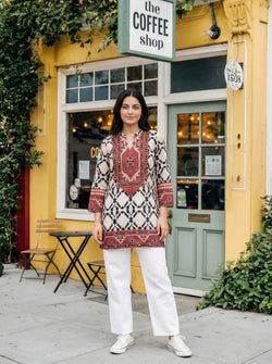 Color – Off-White & Red