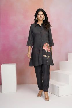 Style – Dark Grey Floral