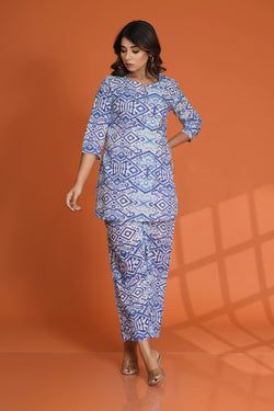 Color – Blue & White