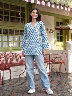 Color – Blue & White