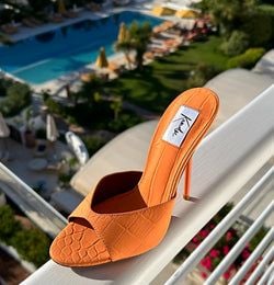 Colour – Papaya