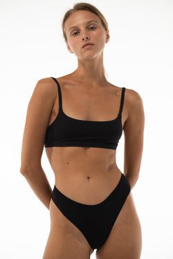 HIGH-WAISTED SEAMLESS THONG