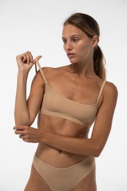SQUARE NECK BRALETTE