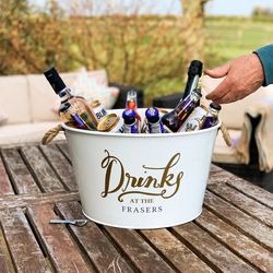 Bucket Style – White 'Drinks at'