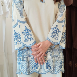 Color – Ivory & Pastel Blue