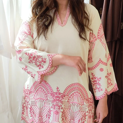 Color – Ivory & Blush Pink
