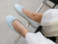 COLOR – BABY BLUE