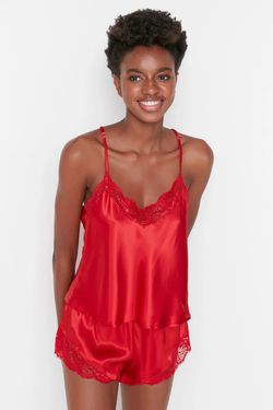 COLOR – RED
