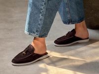 COLOR – BROWN