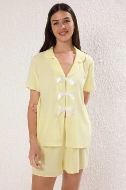 COLOR – YELLOW