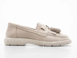 COLOR – BEIGE