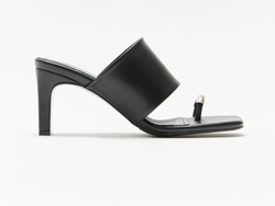 COLOR – Black