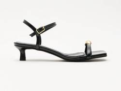 COLOR – Black