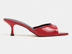 COLOR – Red