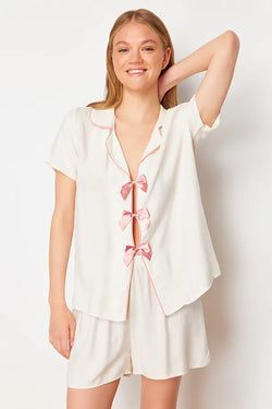 COLOR – WHITE