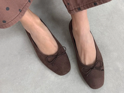 COLOR – BROWN