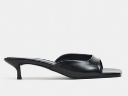 COLOR – Black