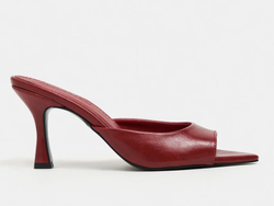 COLOR – RED