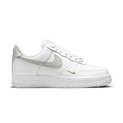 Style – White/Light Silver