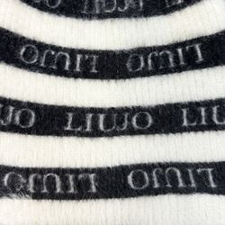 Color – white/black