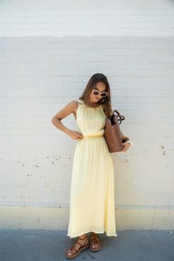 JAUNE