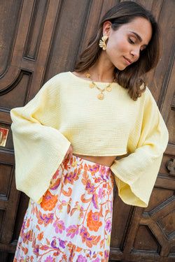 JAUNE