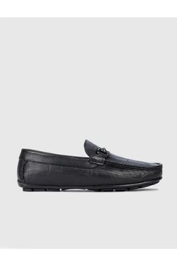 Color – Black
