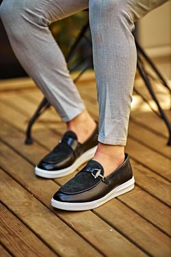 Color – Black