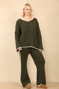 Colour – Khaki