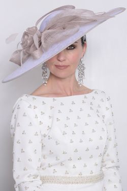 Ivory/Taupe