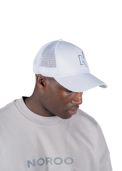FARBE – WHITE