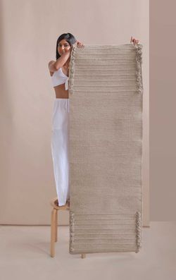 Okoliving Diamond Yoga Mat - Clay & Cream 7mm on Marmalade