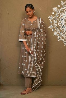 Color – Brown