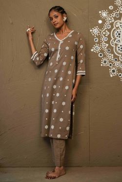 Color – Brown