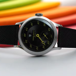 Dial Color – Black