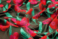 Color – Red / Green