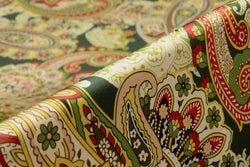 Color – Green / Gold / Red